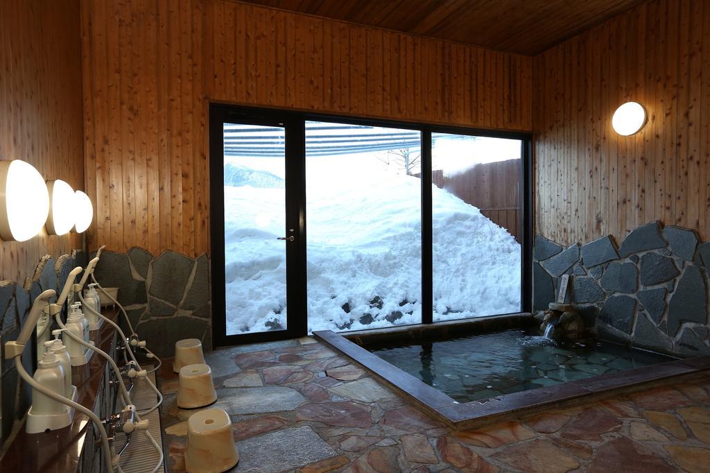 Alpine Wind Bed & Breakfast Hakuba Dış mekan fotoğraf