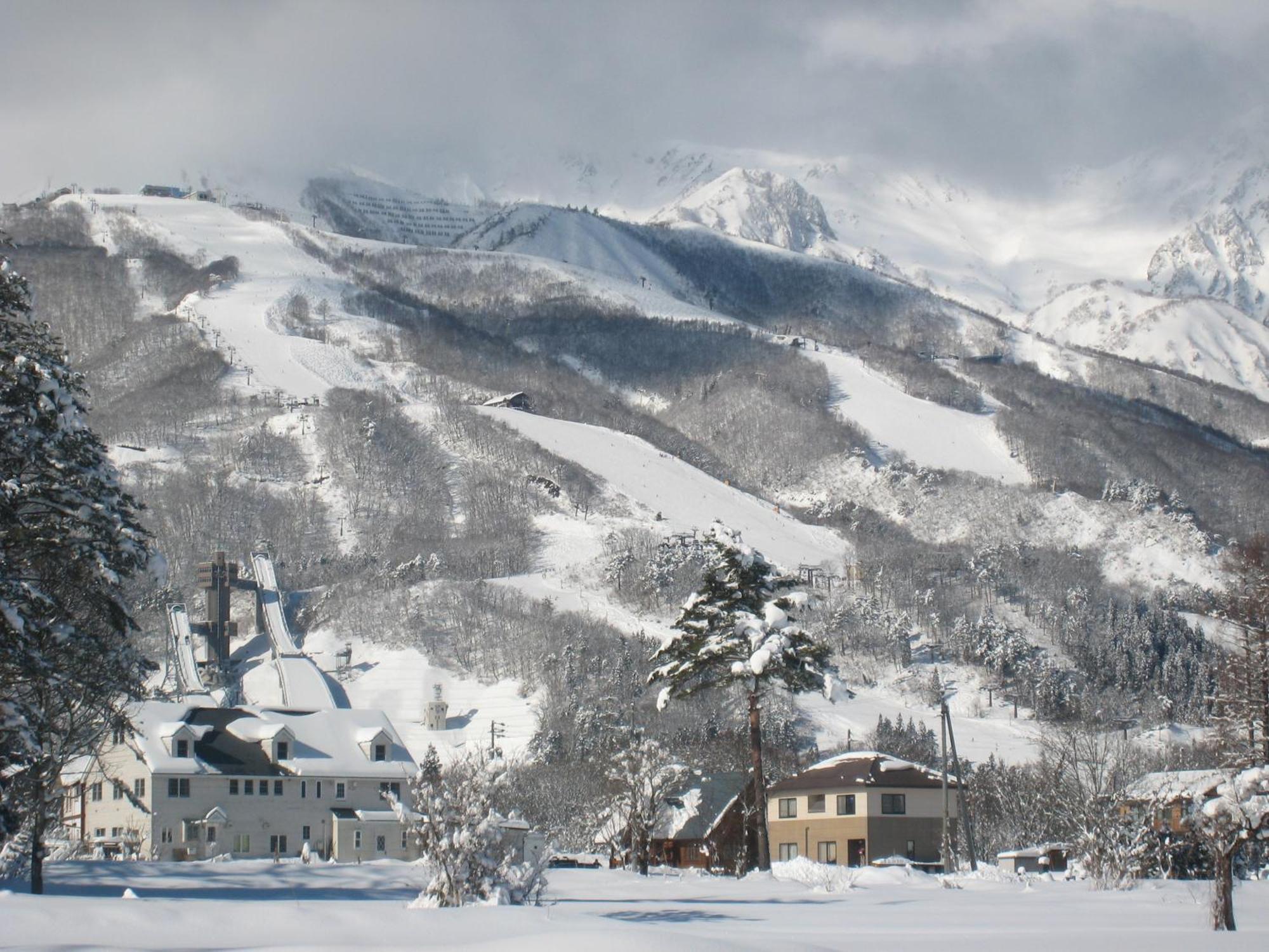 Alpine Wind Bed & Breakfast Hakuba Dış mekan fotoğraf