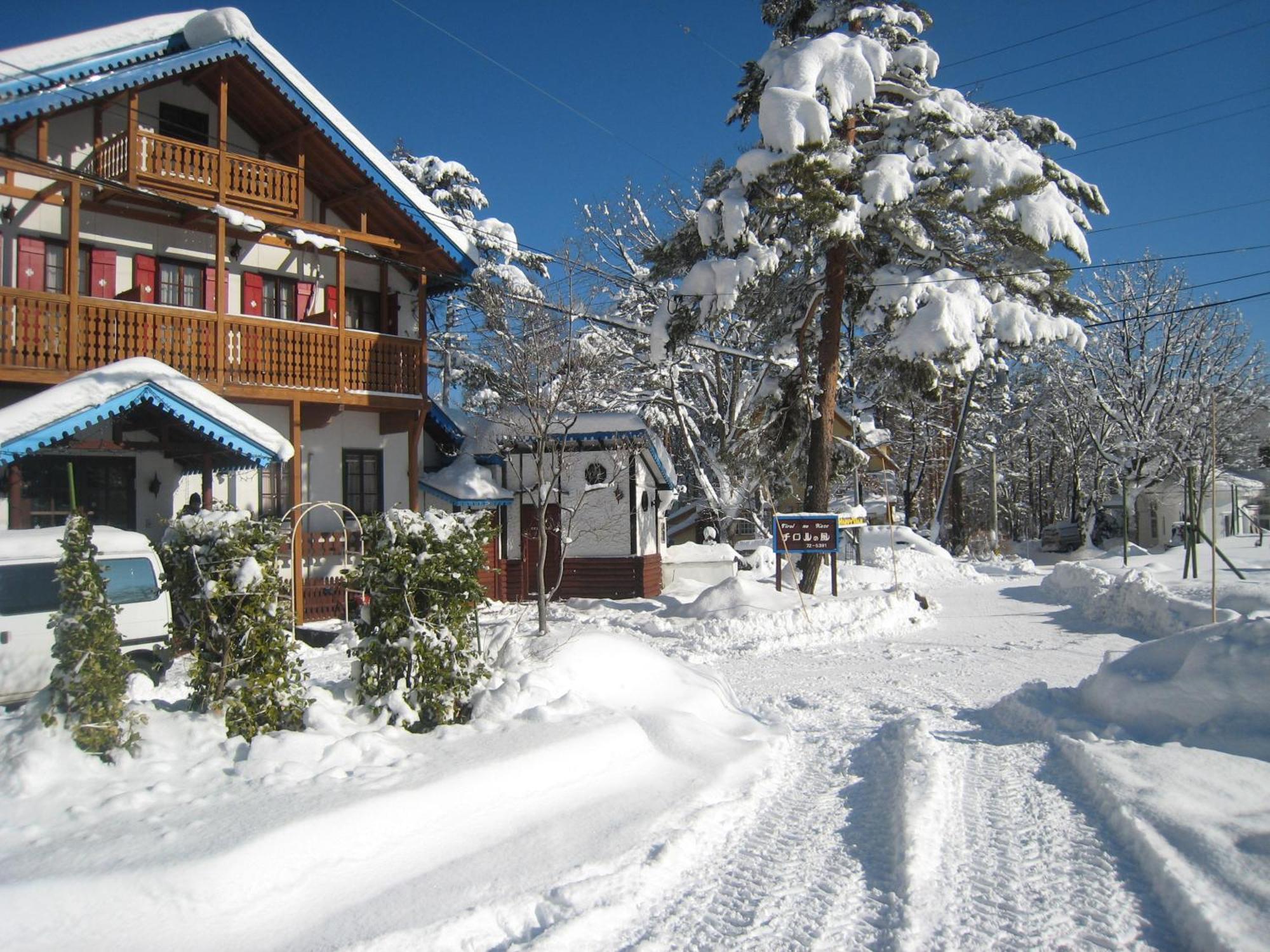 Alpine Wind Bed & Breakfast Hakuba Dış mekan fotoğraf